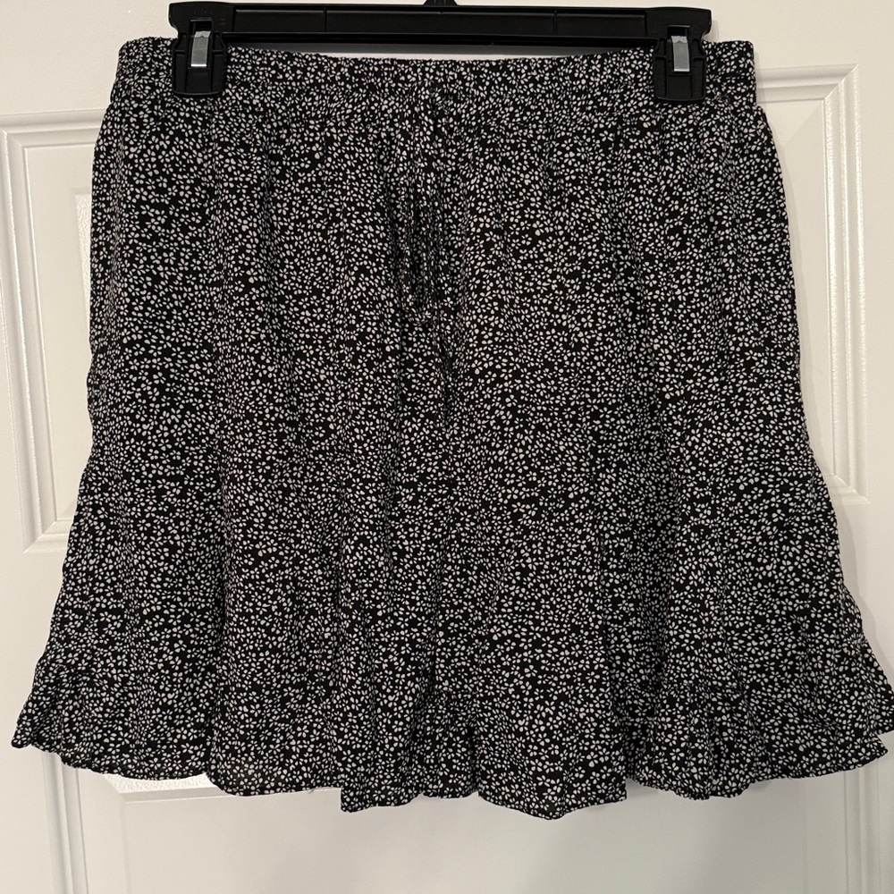 Mittoshop Black and White Floral Pattern Skirt